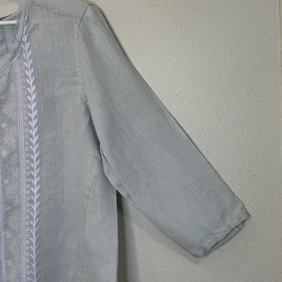 Wrap Top Womens Size US 12 Gray Linen Embroidered Front Button Front 3/4 Sleeve - Picture 3 of 8